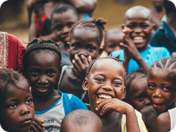Smiling African children group outdoors - kassoum_kone on Pixabay